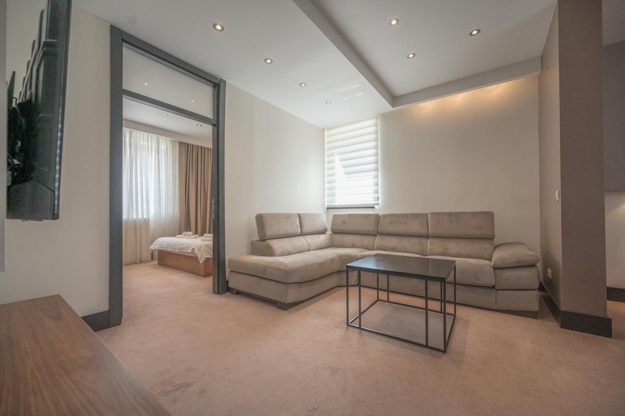 Hotel Sun Loznica Bagian luar foto